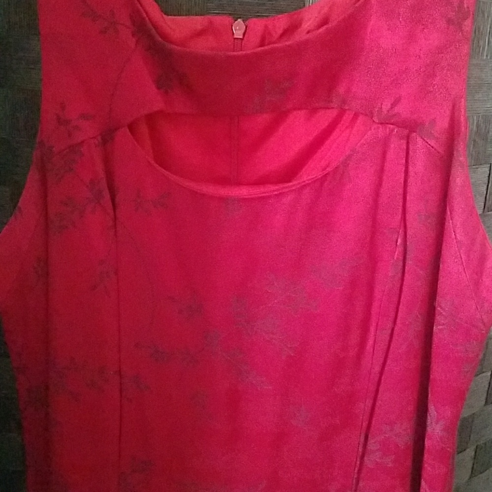 Dress - Picture 2 of 4